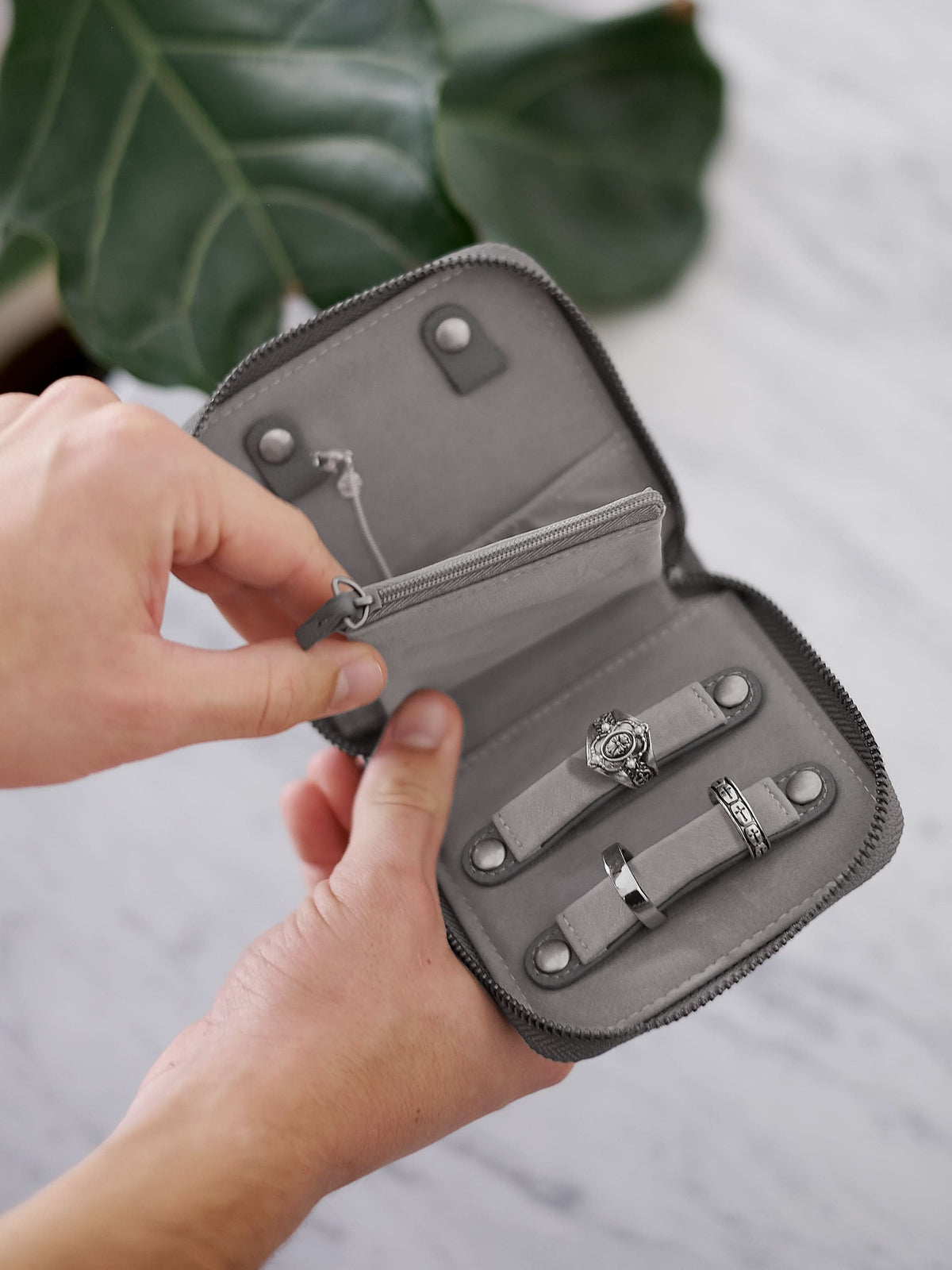 Stackers Compact Jewellery Roll Donkergrijs - Mystackers